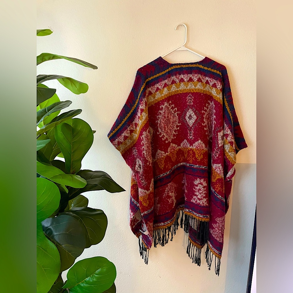 Forever 21 Cozy Fringe Aztec Knit Poncho Wrap Cardigan Women’s One Size - Picture 6 of 9